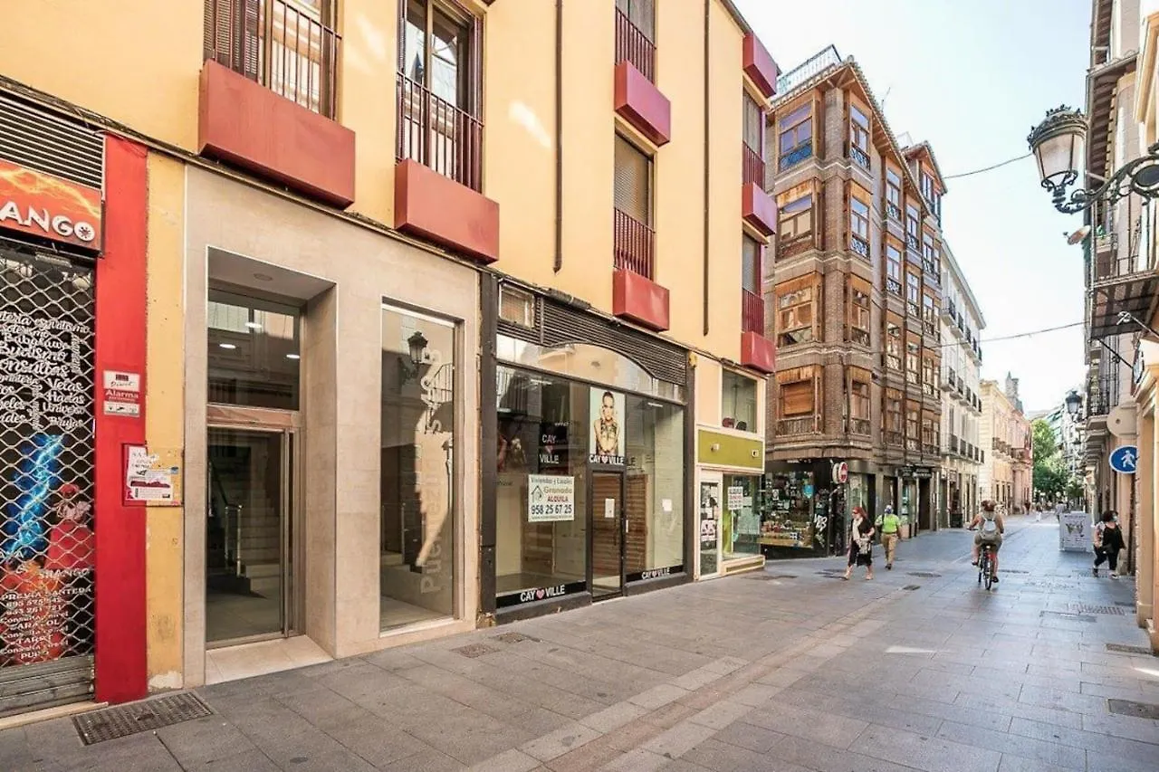 Modern Apartment In The Heart Of Granada Spagna